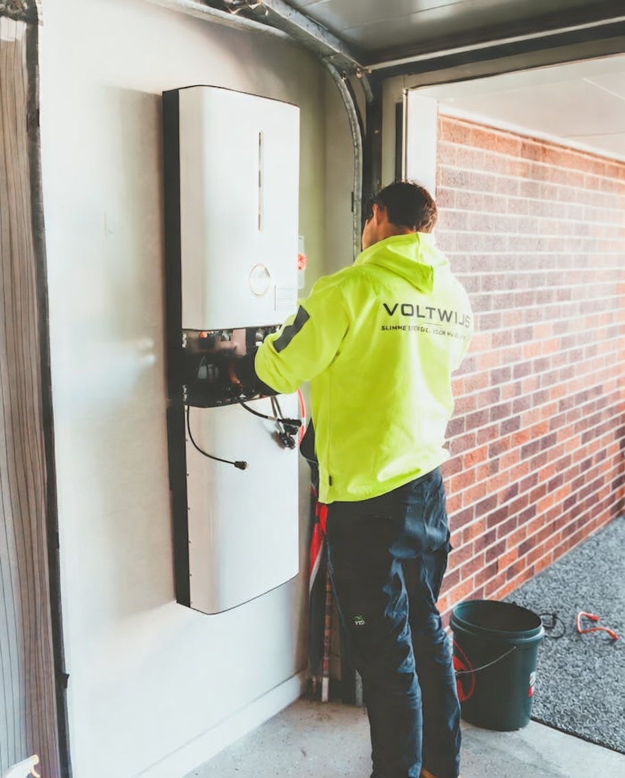 Geïnstalleerde thuisbatterij in een woning